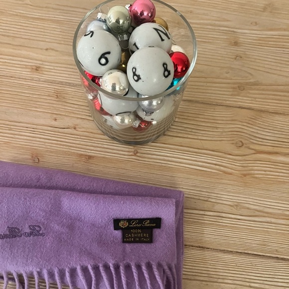 Loro Piana 100% Cashmere Scarf | Purple Fringe | Italian Luxury - Picture 4 of 5